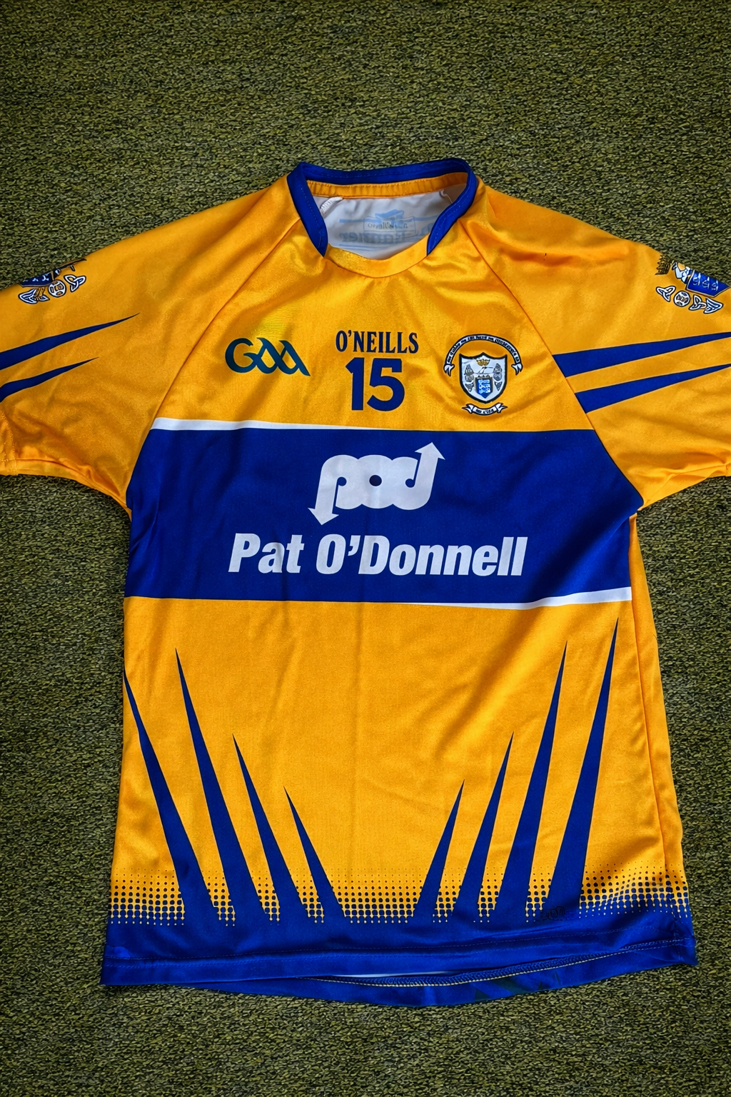 Clare GAA Jersey | Small Tight Fit | O’Neills