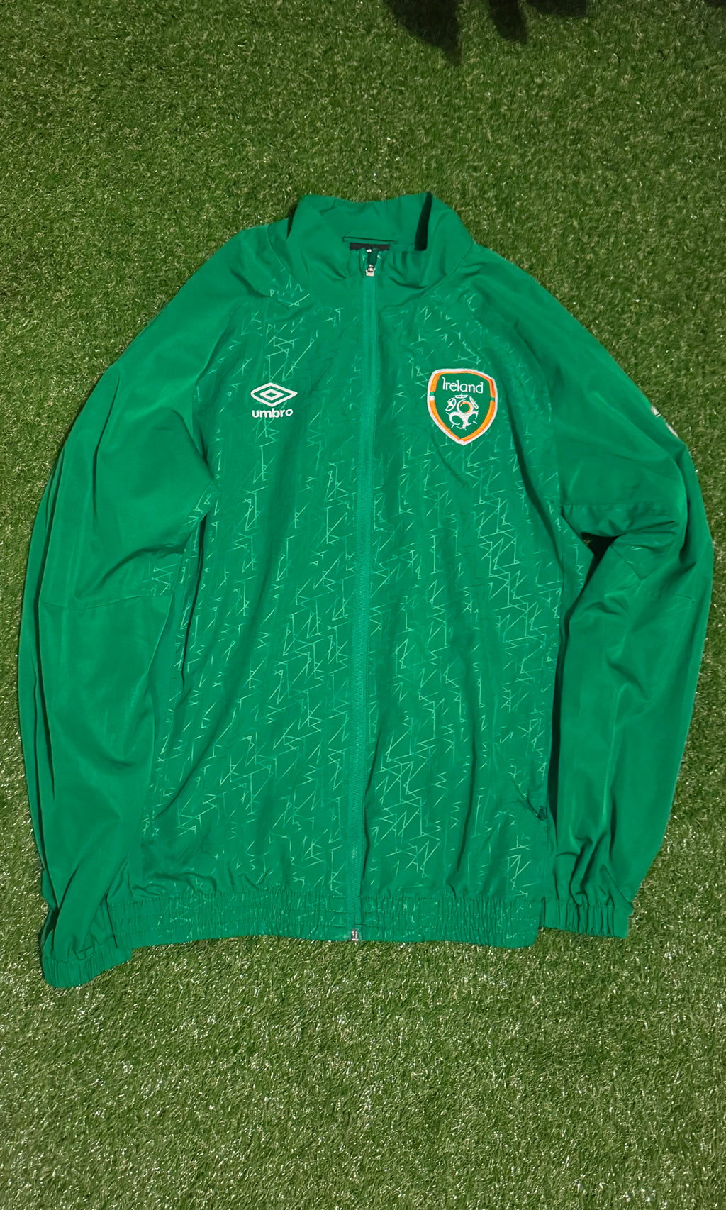 Umbro Ireland Track Jacket - Size Medium
