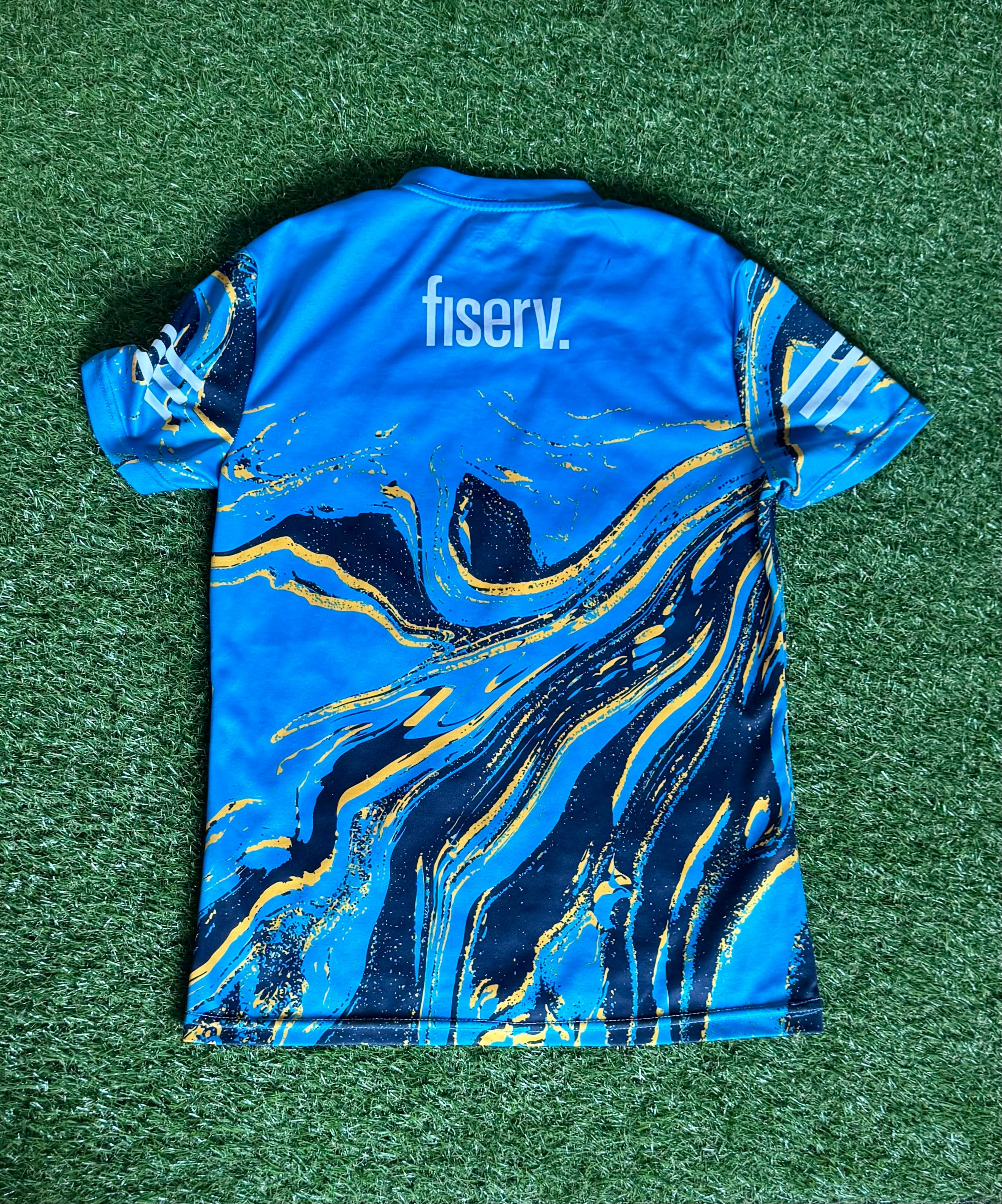 Tipperary GAA Jersey - Size Medium Tight Fit O’Neills