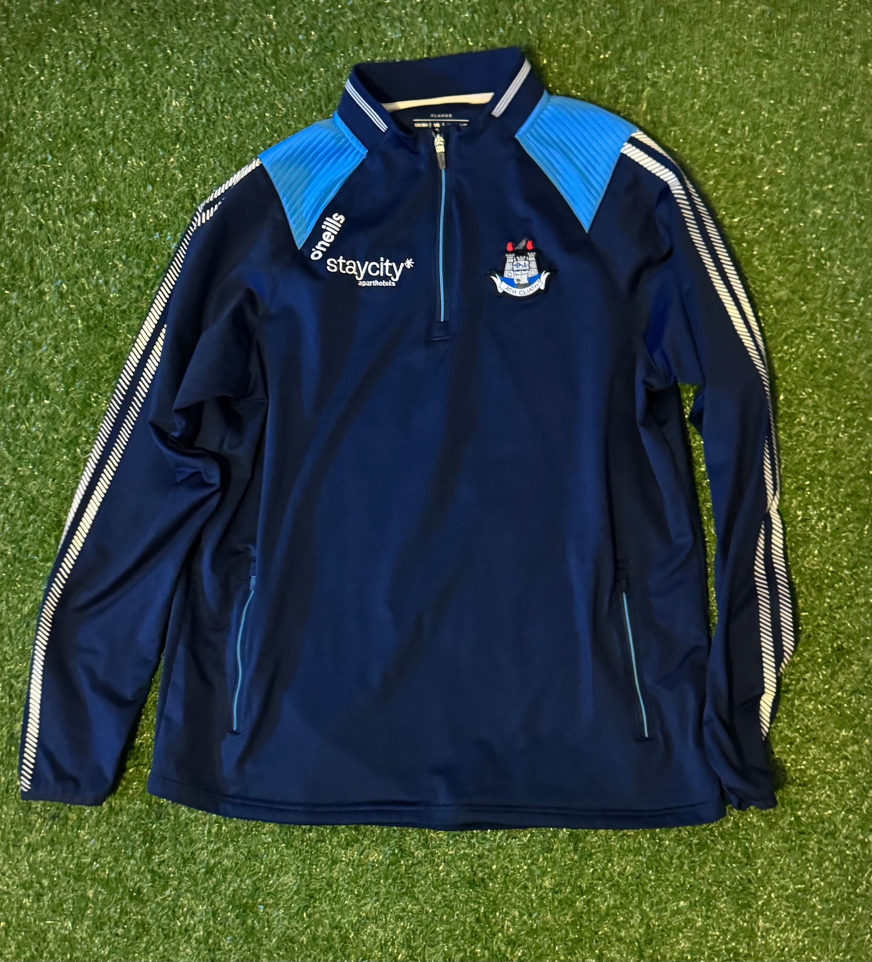 Dublin GAA Half Zip - O’Neills Size XL