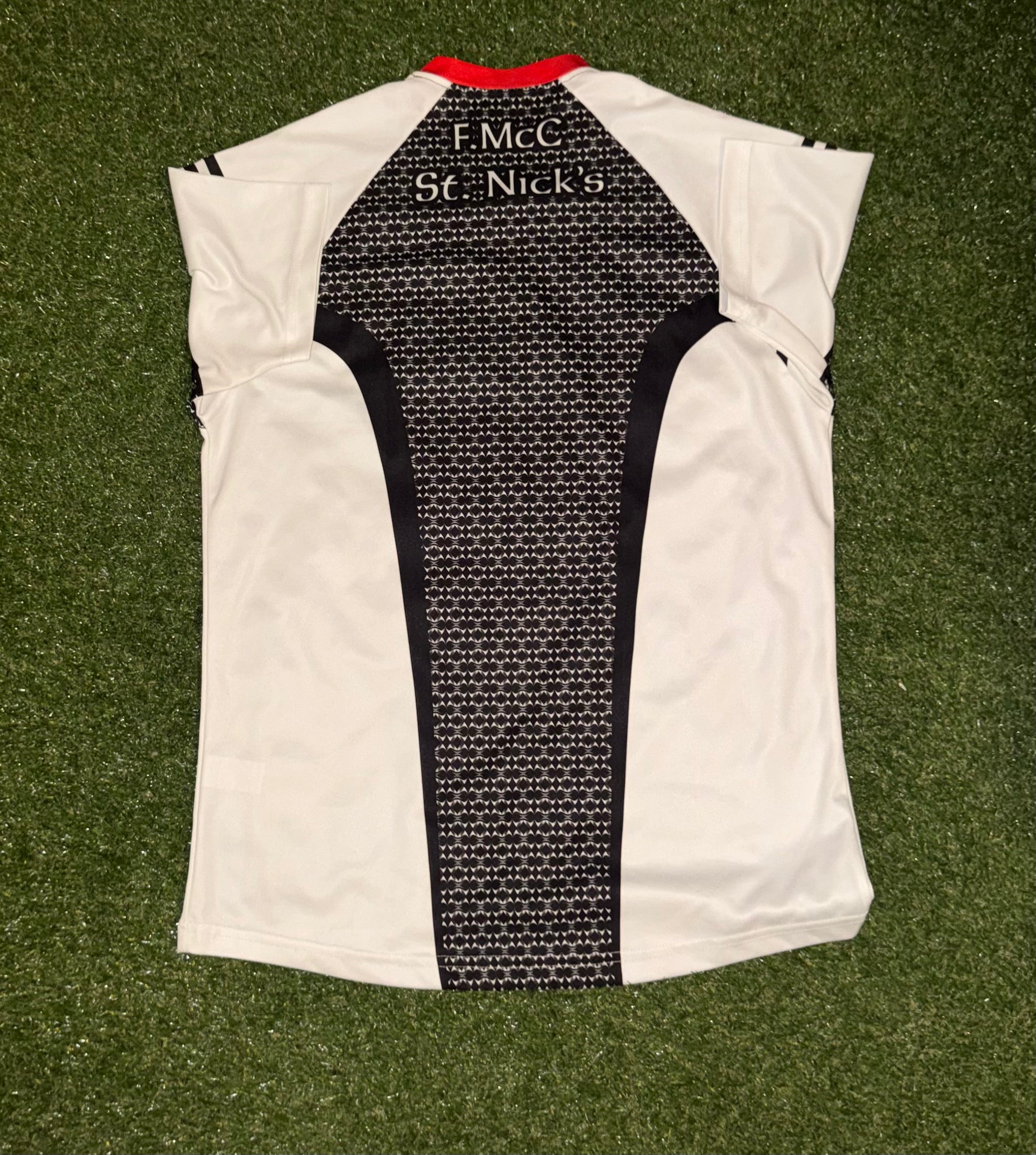 St Nicks GAA Jersey - 2XL Tight Fit